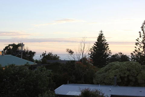 Apollo Bay Oceanview Mountain Retreat, Pet Friendly, EV Station, Fireplace - Tourism Guide 1