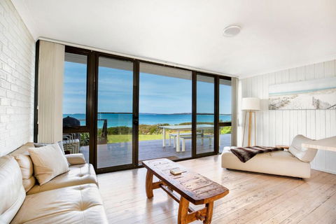 Azure Absolute Beachfront I Pet Friendly - Tourism Guide 1