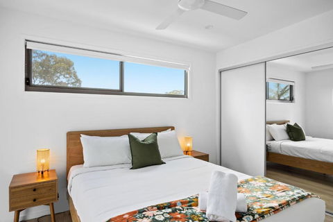Azure River Side Townhouse - Tourism Guide 1