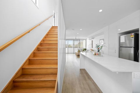 Azure River Side Townhouse - Tourism Guide 3