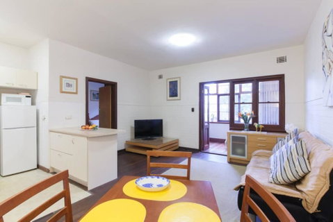 B3 Crawley Apartment 1 BRM & Sleepout Near UWA - Tourism Guide 2
