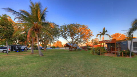 Barcaldine Caravan Park - Travel Search 3