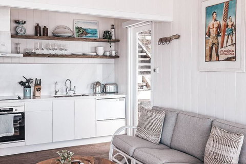 BAY PROPERTIES . Beach House Studio - Tourism Guide 1