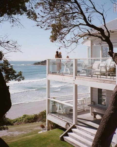 BAY PROPERTIES . Beach House Studio - Tourism Guide 2