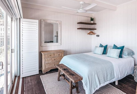 BAY PROPERTIES . Beach House Studio - Tourism Guide 3