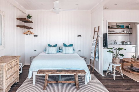 BAY PROPERTIES . Beach House Studio - Tourism Guide 4