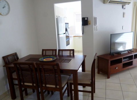 Le Lavandou Holiday Apartments - Cruises Travel 4