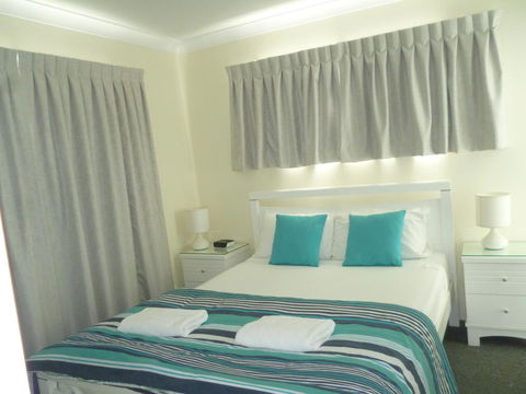Le Lavandou Holiday Apartments - Cruises Travel 22