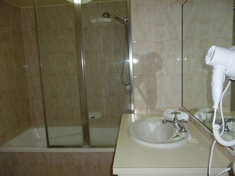 Le Lavandou Holiday Apartments - Cruises Travel 19