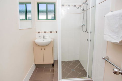 NRMA Bowen Beachfront Holiday Park - Travel Search 22