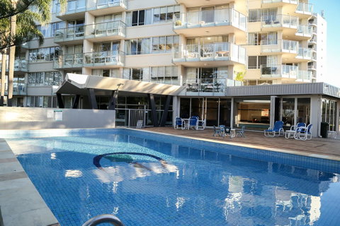 Pacific Regis Beachfront Holiday Apartments - Tourism Guide 9