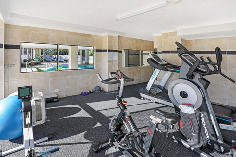 Pacific Regis Beachfront Holiday Apartments - Tourism Guide 8