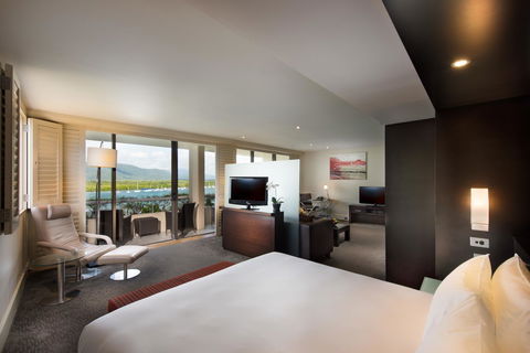Hilton Cairns - Tourism Guide 15