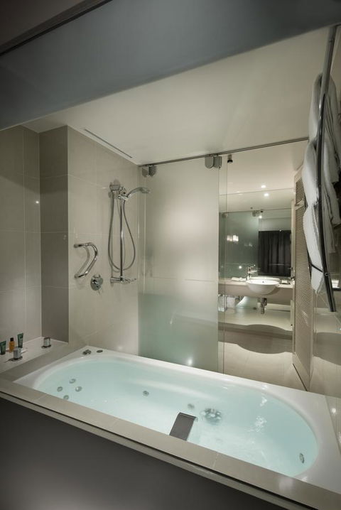 Hilton Cairns - Tourism Guide 4
