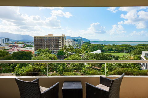 Hilton Cairns - Tourism Guide 12