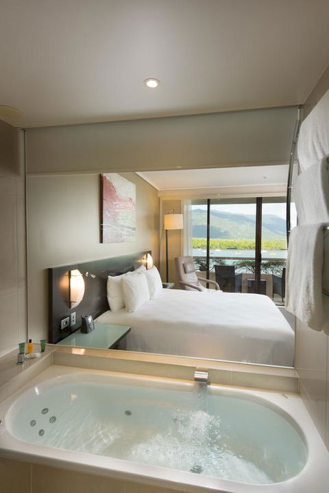 Hilton Cairns - Tourism Guide 2