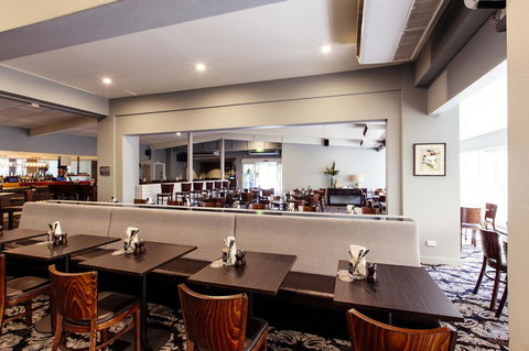 Shamrock Gardens Motel - Travel Agents 14