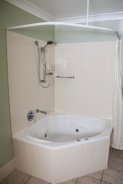 Eastgate On The Range Motel - Travel Agents 40