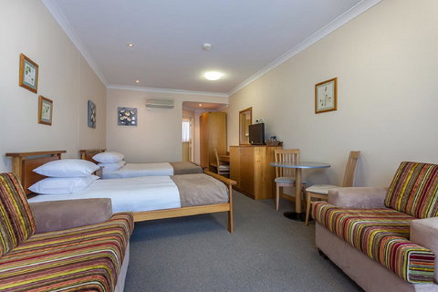 Eastgate On The Range Motel - Travel Agents 6