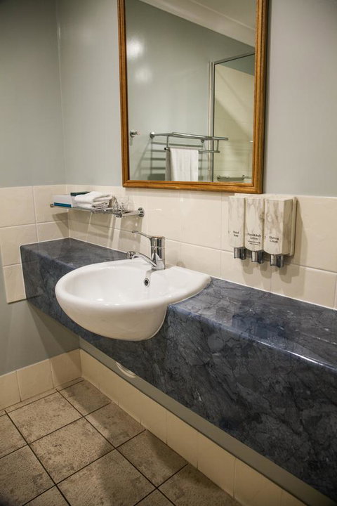 Eastgate On The Range Motel - Travel Agents 8