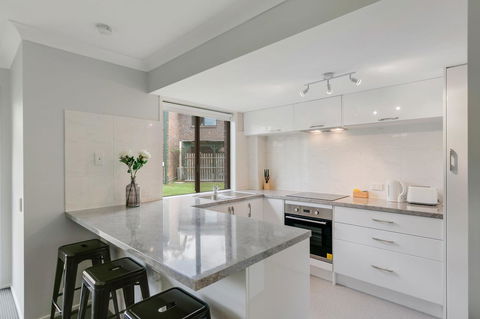 Fountain View Estate - We Accommodate - Travel Search 13