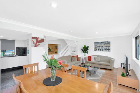 Fountain View Estate - We Accommodate - Travel Search 6