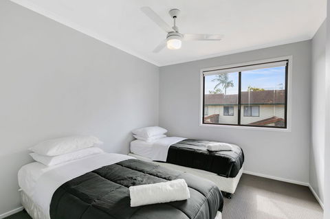 Fountain View Estate - We Accommodate - Travel Search 0