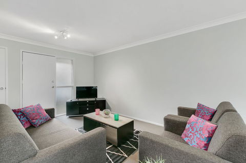 Fountain View Estate - We Accommodate - Travel Search 18