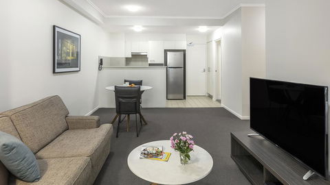 Apartments @ 212 Margaret - Tourism Guide 8