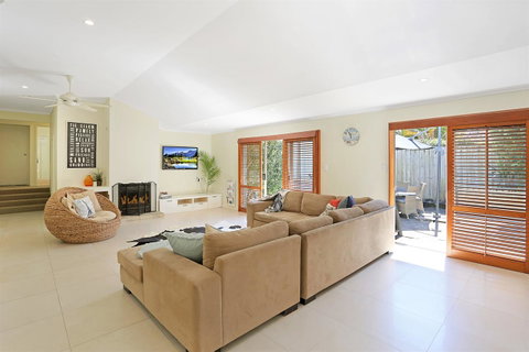 The Shack Noosa - Tourism Guide 3