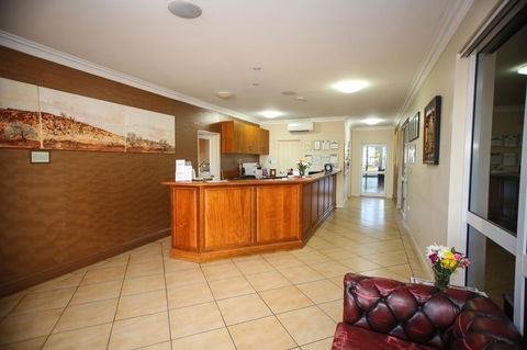 Roma Explorers Inn - Travel Search 5