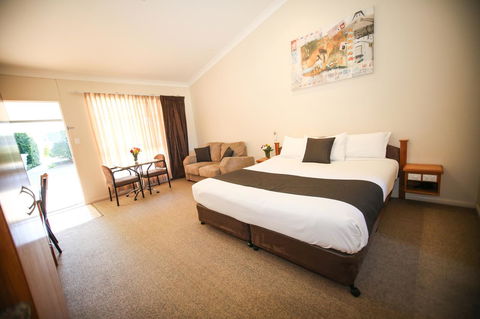 Roma Explorers Inn - Travel Search 0