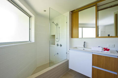 Maggies Beachfront Apartment 13 - Tourism Guide 11
