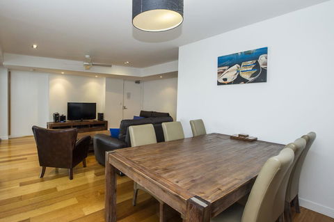 Maggies Beachfront Apartment 13 - Tourism Guide 8