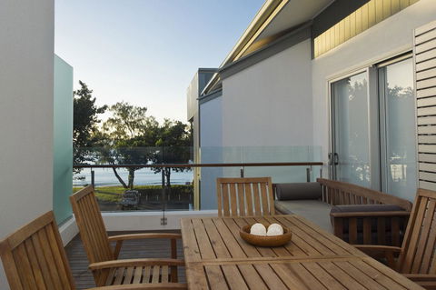 Maggies Beachfront Apartment 13 - Tourism Guide 17