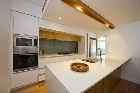 Maggies Beachfront Apartment 13 - Tourism Guide 5