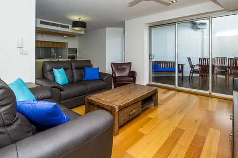 Maggies Beachfront Apartment 13 - Tourism Guide 6