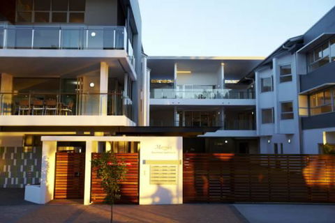 Maggies Beachfront Apartment 10 - Tourism Guide 1