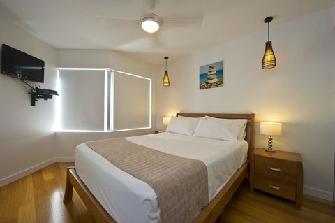 Maggies Beachfront Apartment 10 - Tourism Guide 4