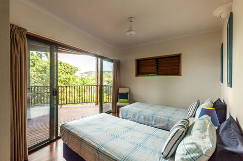 Casuarina Cove 18 - Travel Search 14