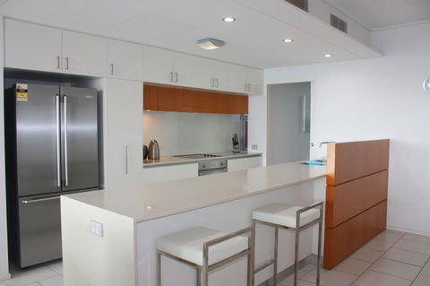 Private Seaview Apartment At Peninsula - Airlie Beach - Tourism Guide 8
