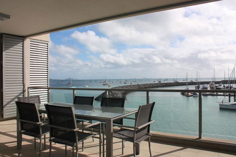 Private Seaview Apartment At Peninsula - Airlie Beach - Tourism Guide 3