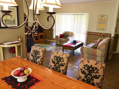 Apple Tree Cottage Montville - Cruises Travel 5