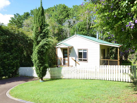 Apple Tree Cottage Montville - Cruises Travel 15