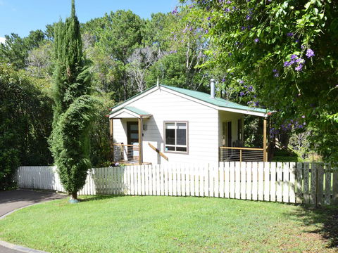 Apple Tree Cottage Montville - Cruises Travel 2