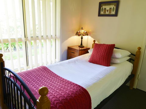 Apple Tree Cottage Montville - Cruises Travel 9
