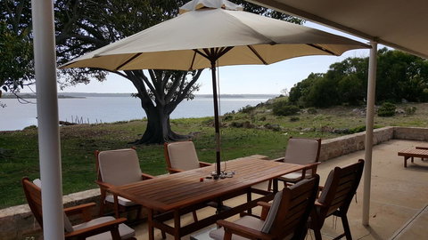 Ratcliff Cottage - Travel Search 3