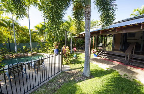 Magnetic Cottage - Travel Search 2