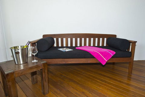 Maggies Beachfront Apartment 6 - Tourism Guide 9