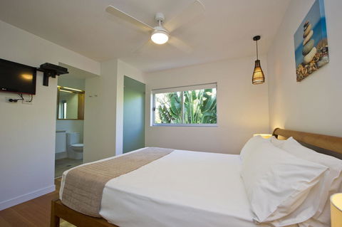 Maggies Beachfront Apartment 6 - Tourism Guide 5